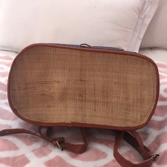 Mini Straw Backpack - Picture 4 of 8